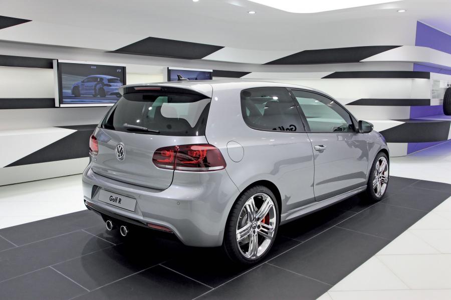  Volkswagen Golf R Spacegrey 2011 года  (фото 3 из 3)